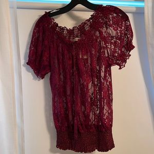 Beautiful Lace Arden B top. Size Medium. Lovely details to the front.